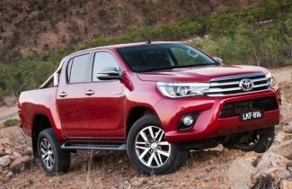 Toyota HiLux 2wd & 4wd Styleside Tub Body With Bumper 09/2015 - On - Towbar Kit